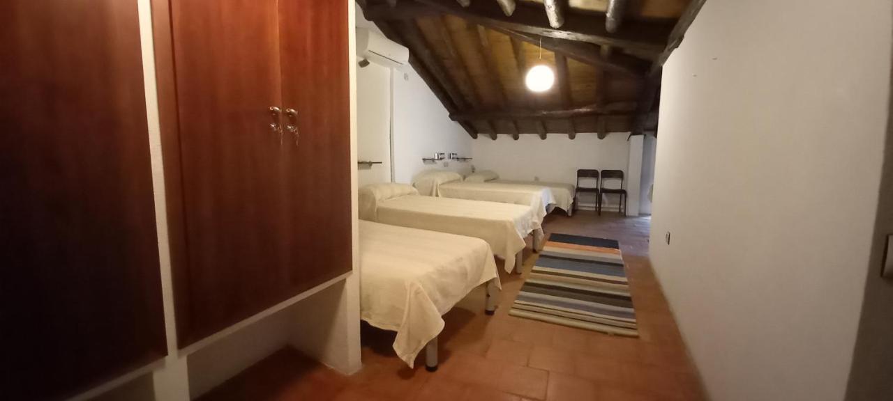 Albergue Turistico "San Blas" De Oliva De Plasencia Dış mekan fotoğraf